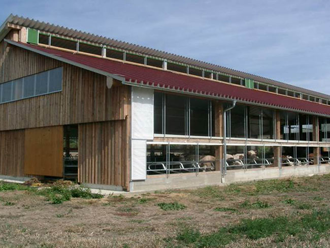 Windnetz im Sheddach, Curtain an der Traufe