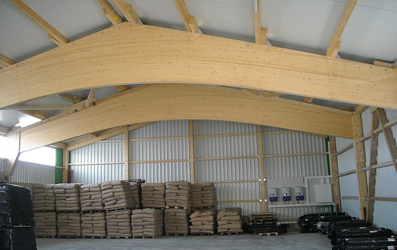 Lagerhalle mit Binder und Sandwich