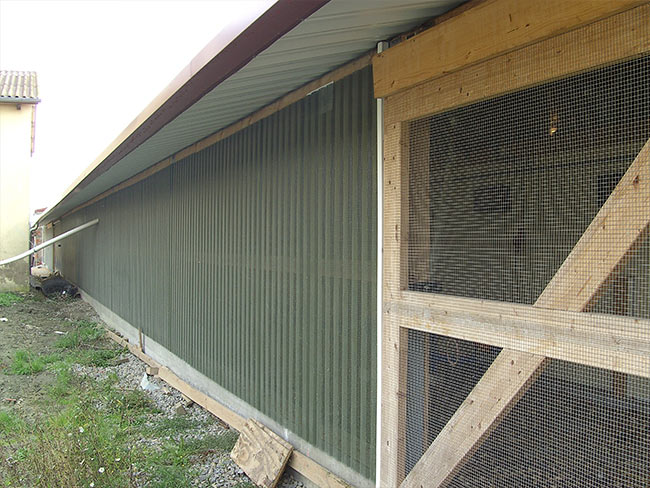 Lochblech an den Aussenwänden