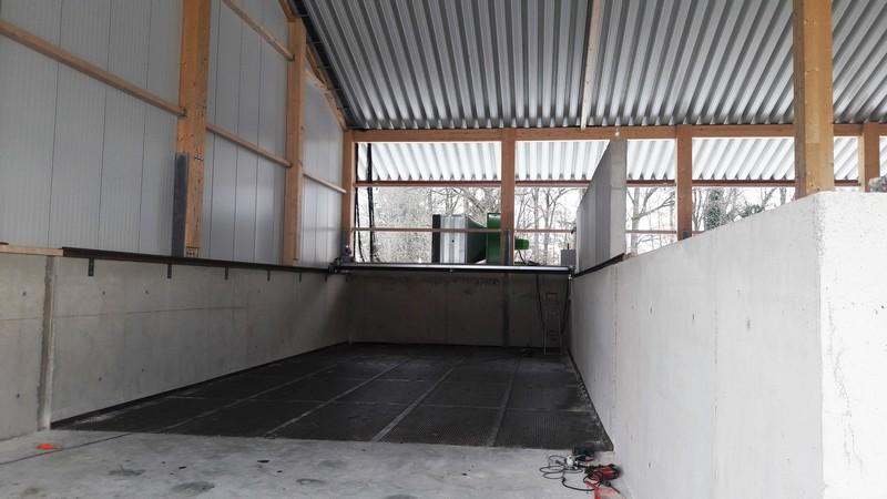 Hallenunterteilung mit Betonwänden 1