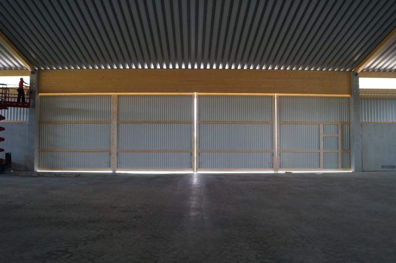 LH mit 22m Breite, Innespannweite 25 m und  20m Torfeld, 1