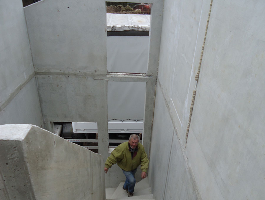 Stahlbetontreppe mit Zwischendecke aus Stahlbeton - Beispiel 1
